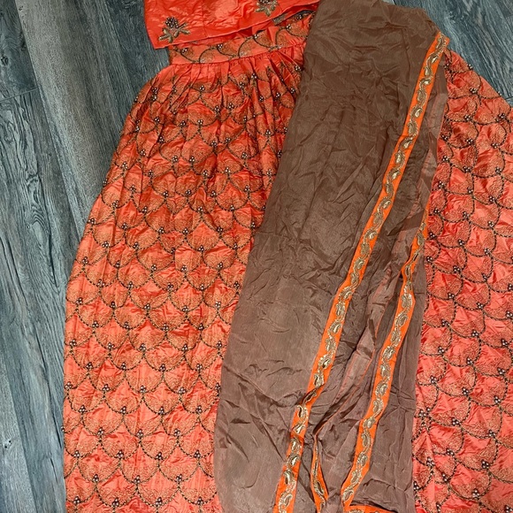 LEHENGA - Picture 4 of 5